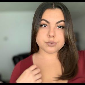 Meet your Posher, Joely